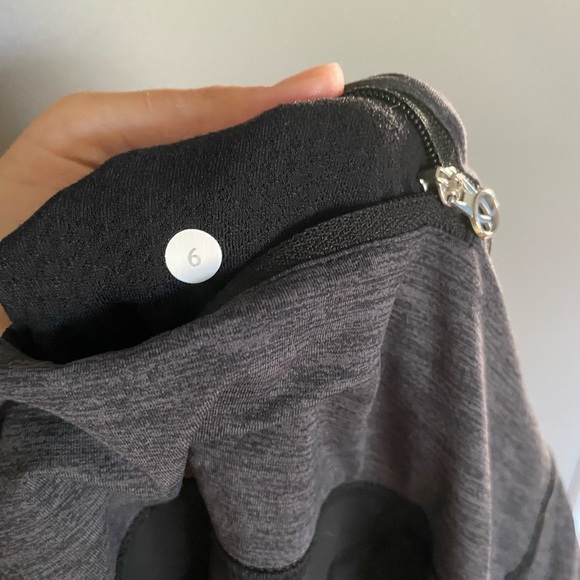 Lululemon Size 6 - Picture 2 of 4